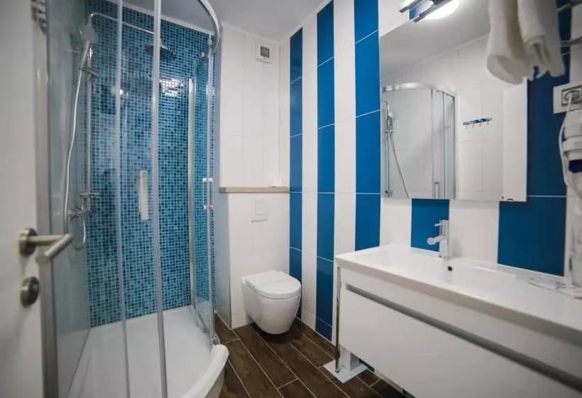 Hotelli Ivando   K&s