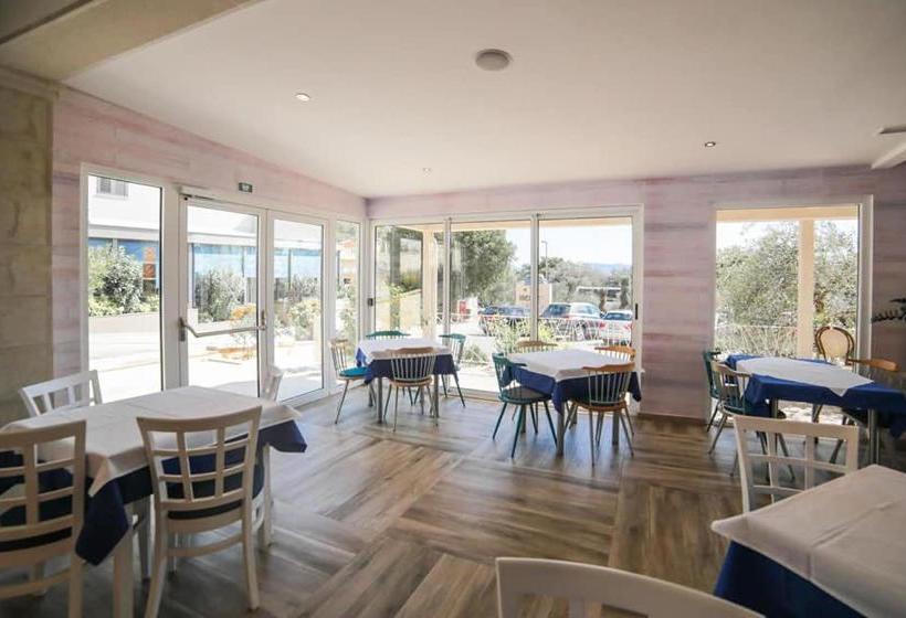 فندق Ivando   K&s