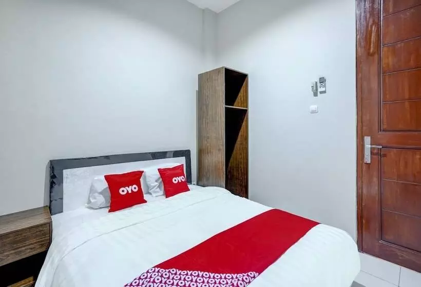 هتل Reddoorz Syariah Near Bypass Krian