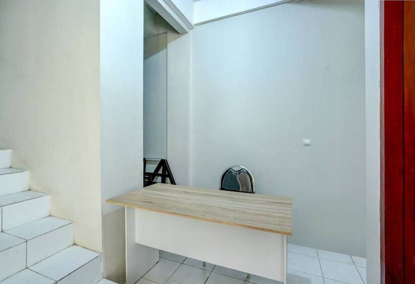 Szálloda Reddoorz Syariah Near Bypass Krian