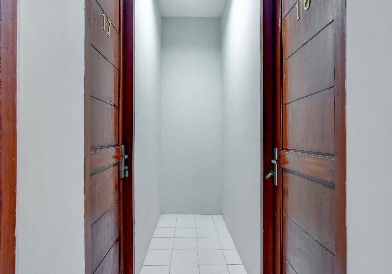 Szálloda Reddoorz Syariah Near Bypass Krian