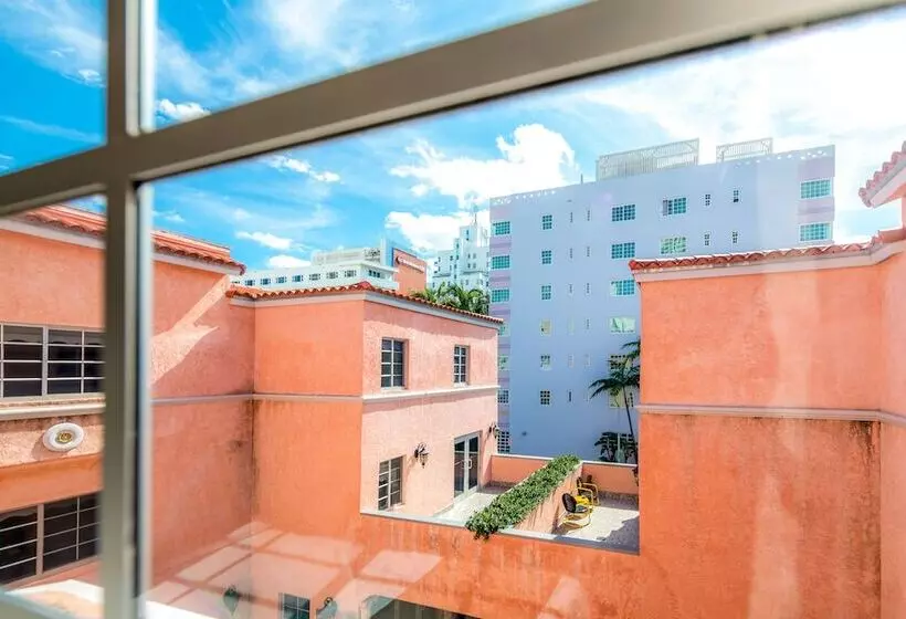 ホテル Secret Garden Miami Beach