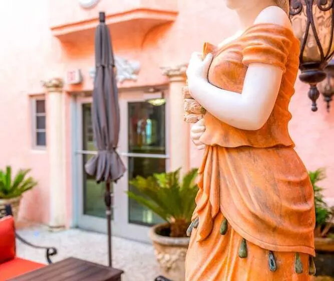 ホテル Secret Garden Miami Beach