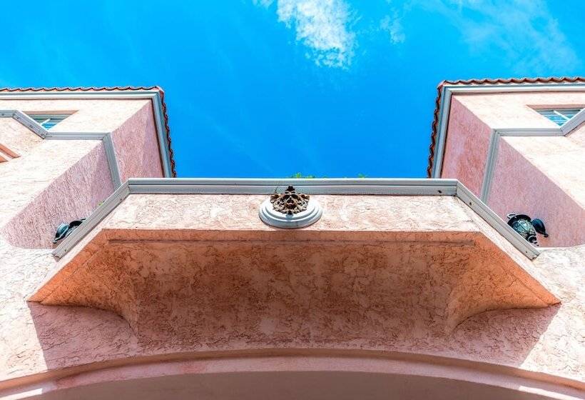 فندق Secret Garden Miami Beach