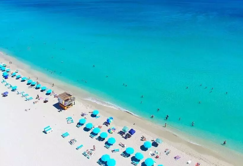 ホテル Secret Garden Miami Beach