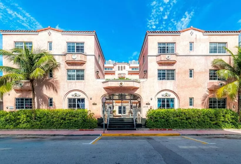 ホテル Secret Garden Miami Beach