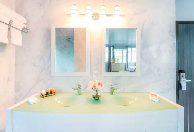 ホテル Secret Garden Miami Beach