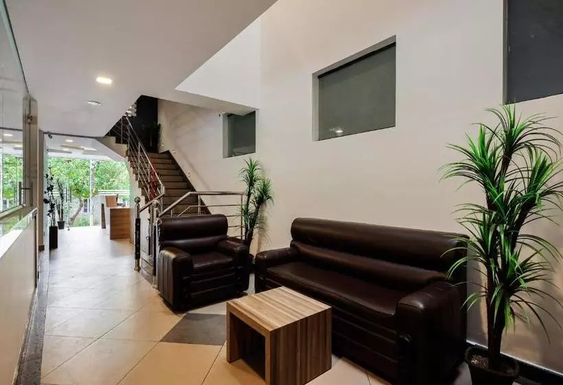 ホテル Silverkey Executive Stays 76852 The Mirage Residency