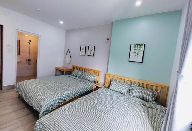 هتل Stay Hostel 2   350m From The Ferry