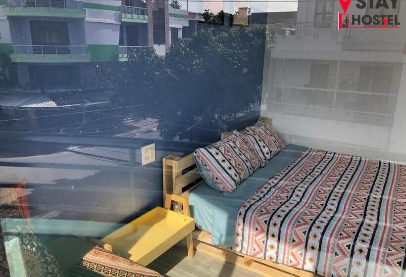 هتل Stay Hostel 2 350m From The Ferry