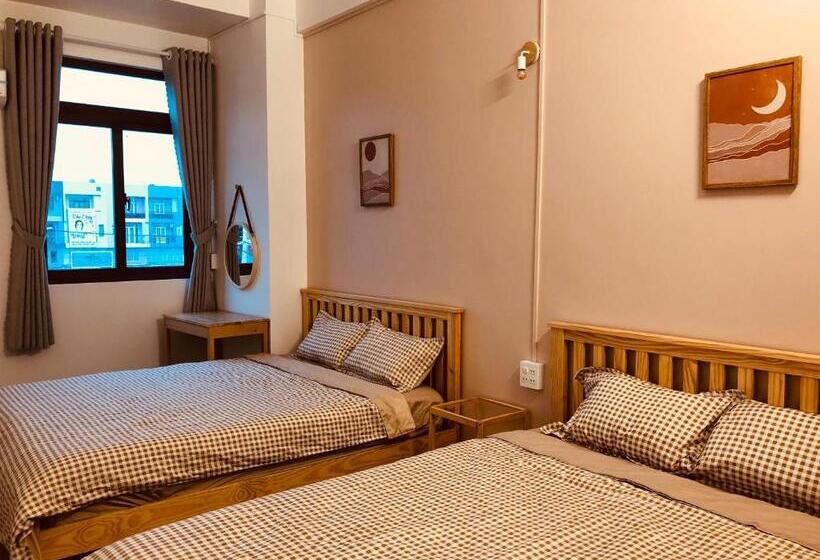 هتل Stay Hostel 2 350m From The Ferry