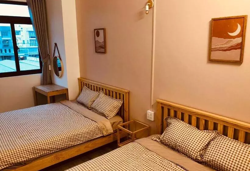 هتل Stay Hostel 2   350m From The Ferry