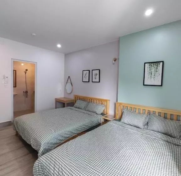 هتل Stay Hostel 2   350m From The Ferry