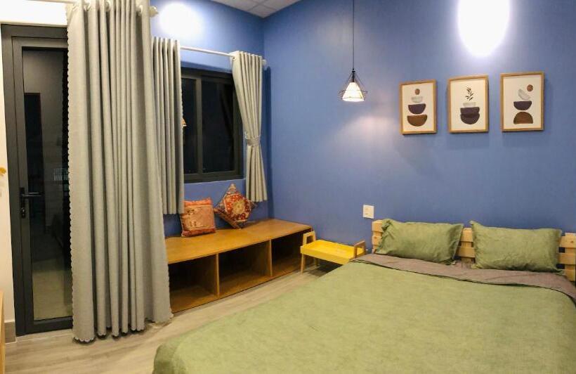 هتل Stay Hostel 2 350m From The Ferry