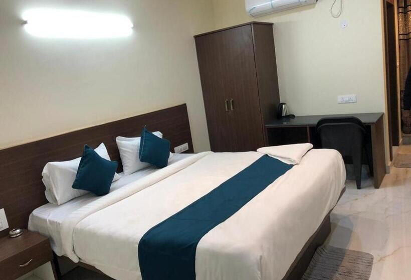 酒店 Sv Dreamstay Near Kempegowda International Airport