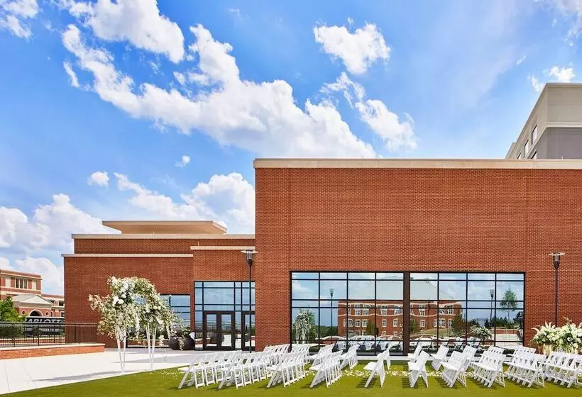 Unc Charlotte Marriott Hotel & Conference Center