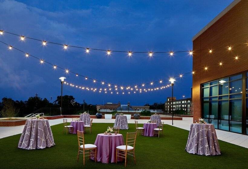 Unc Charlotte Marriott Hotel & Conference Center