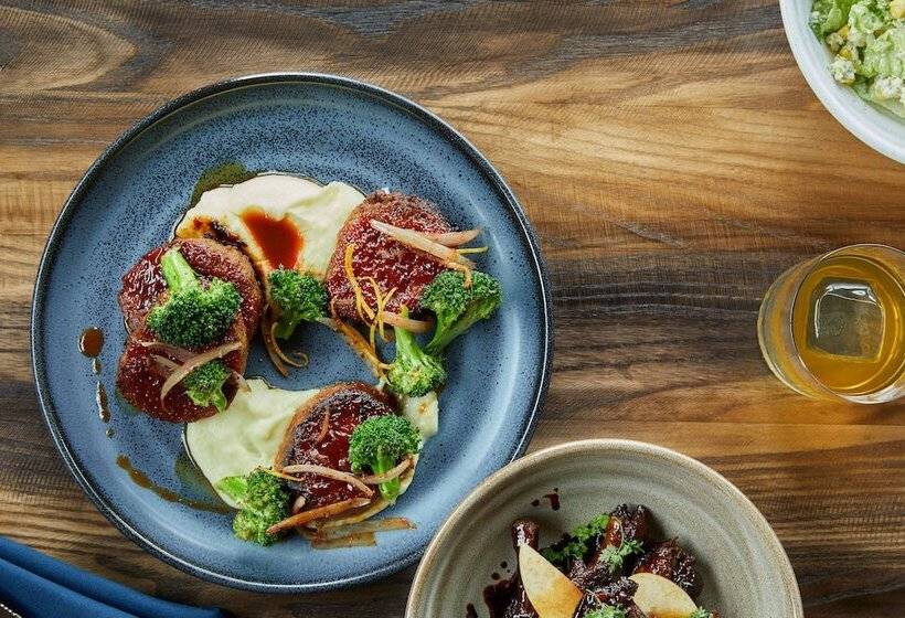 Unc Charlotte Marriott Hotel & Conference Center