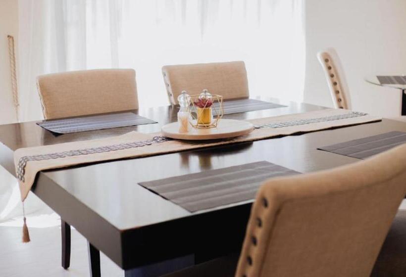 بنسيون Ashwood The Ridge Boutique