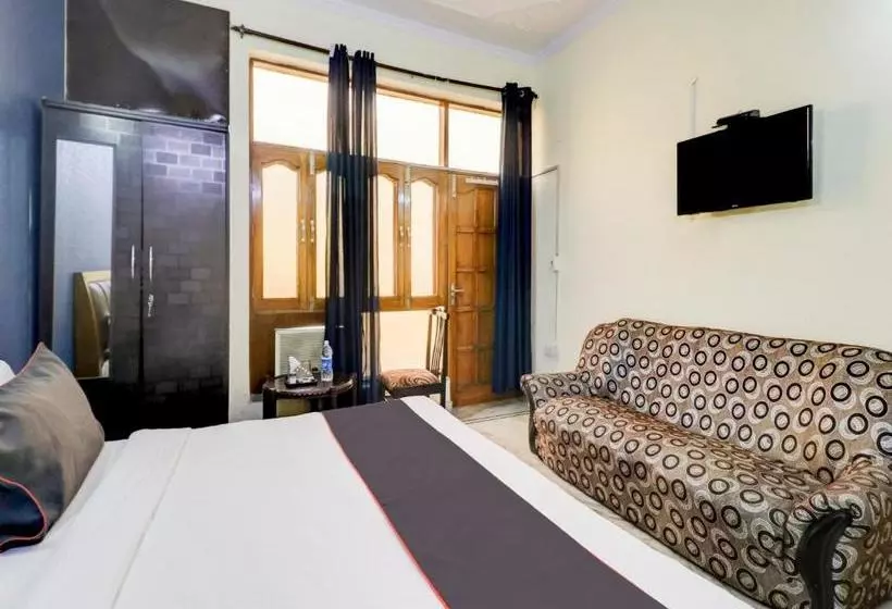 هتل Collection O 76635 Royal Rosewood
