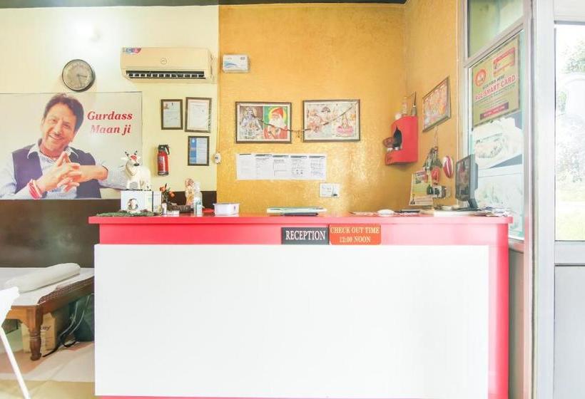 Hotel Oyo 76134  Chand Sitara