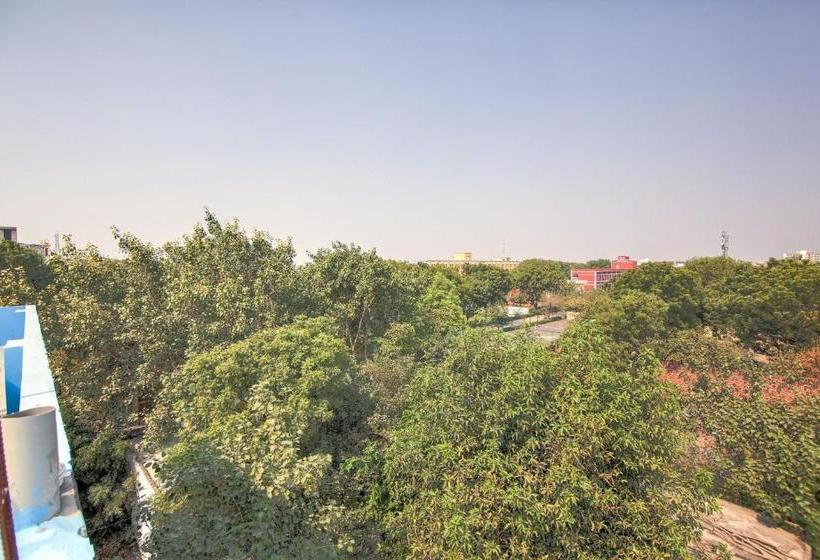 Hotel Oyo 76145 Sky Blue