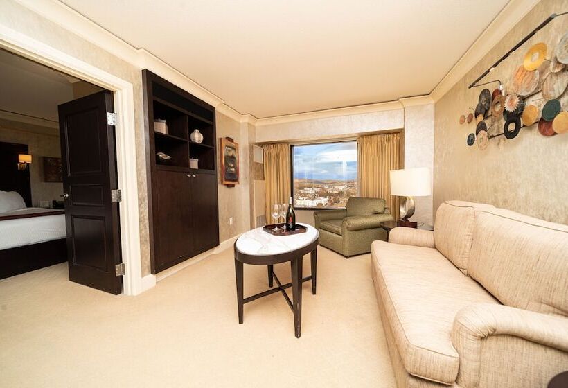هتل Reno Suites