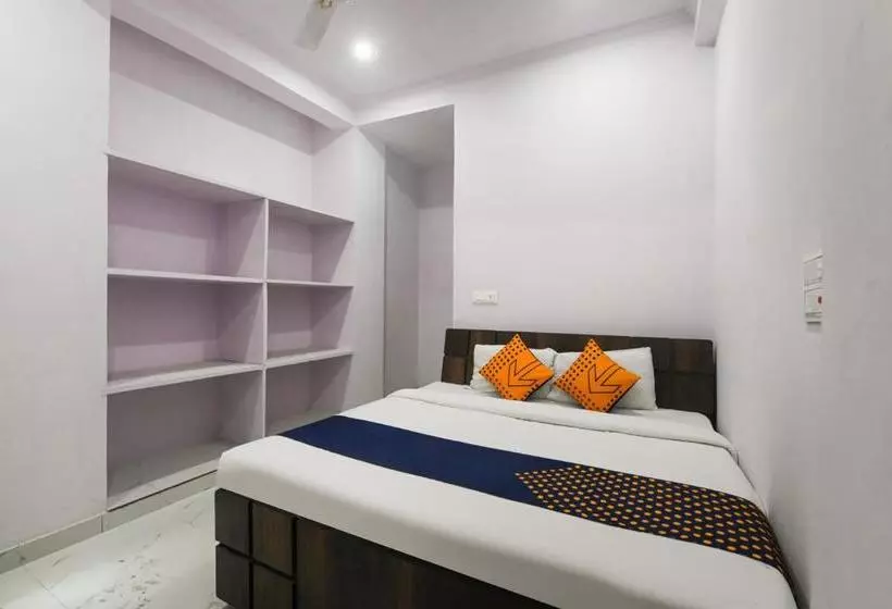 Hotelli Spot On 74614  Radhika Palace