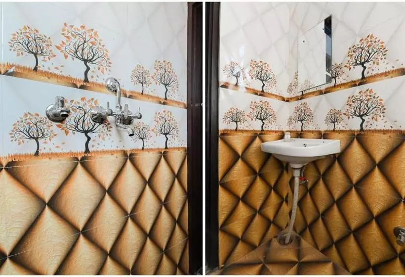 Hotelli Spot On 74614  Radhika Palace