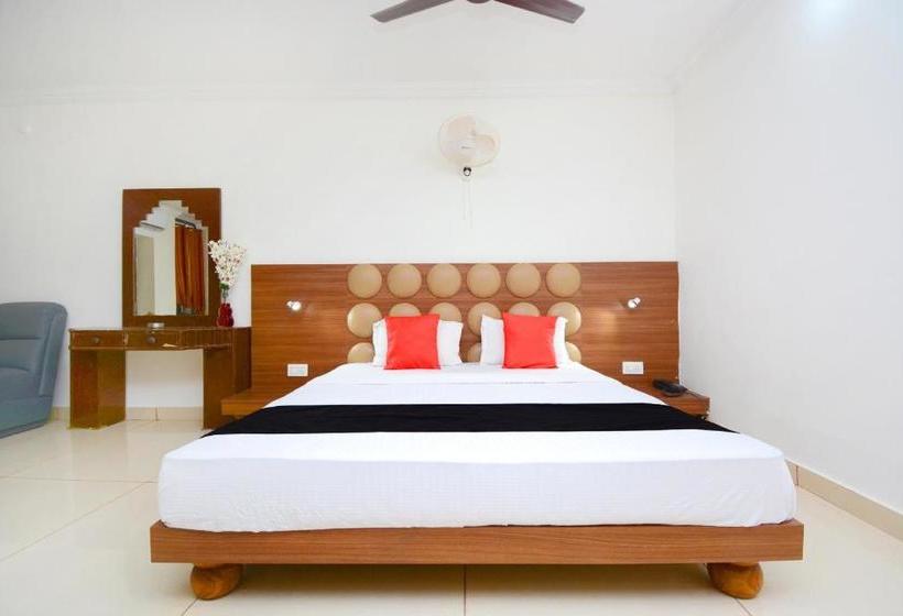 בית מלון כפרי Vaccinated Staff Capital O 38623 Pathankot Club