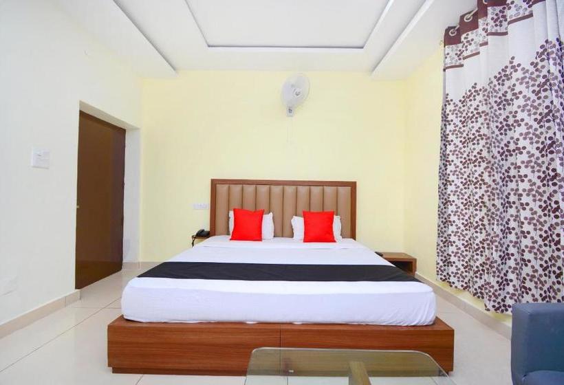 בית מלון כפרי Vaccinated Staff Capital O 38623 Pathankot Club