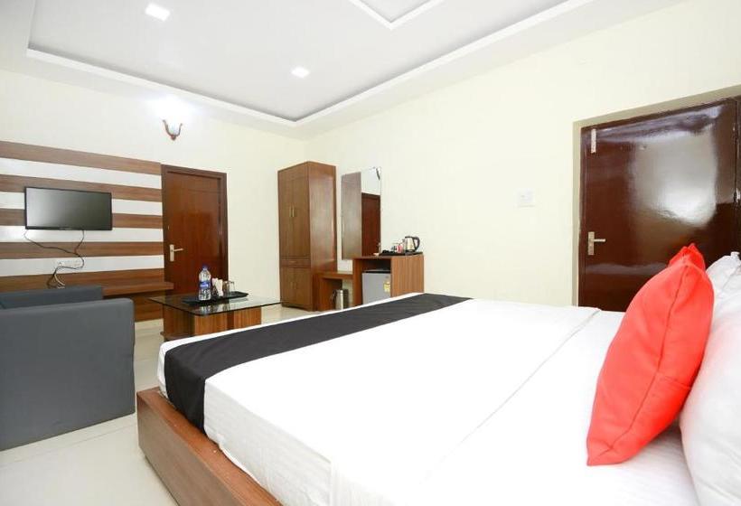 בית מלון כפרי Vaccinated Staff Capital O 38623 Pathankot Club