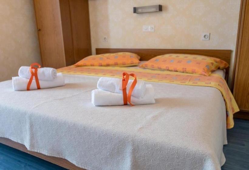 פנסיון Apartments Padovan Banjol