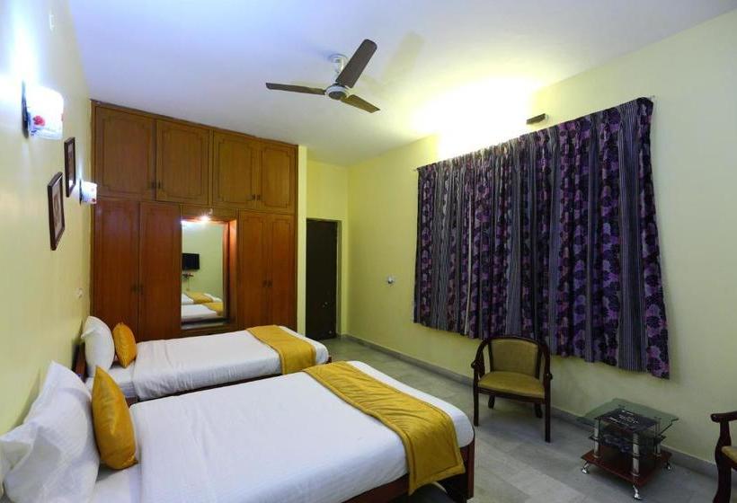 ペンション Golden Flowers Inn