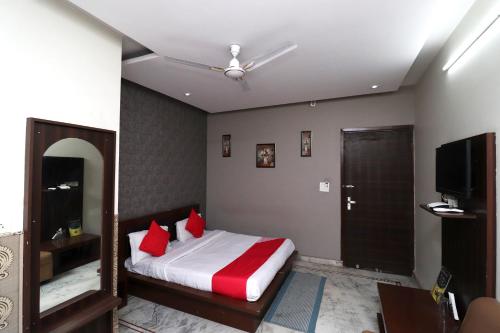 Hotel Oyo 40424  Aryavart