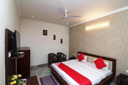 Hotel Oyo 40424  Aryavart