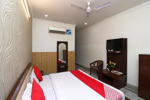 Hotel Oyo 40424  Aryavart