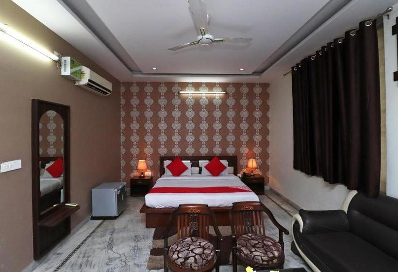 Hotel Oyo 40424  Aryavart