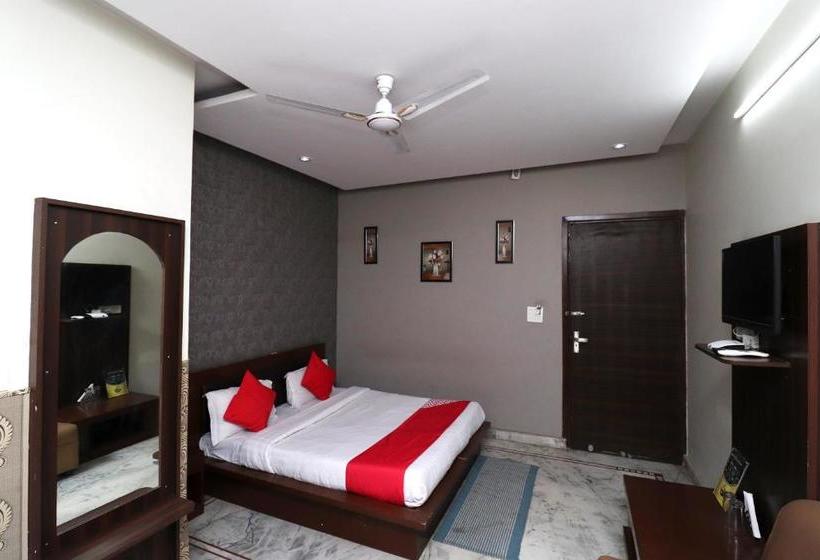 Hotel Oyo 40424  Aryavart