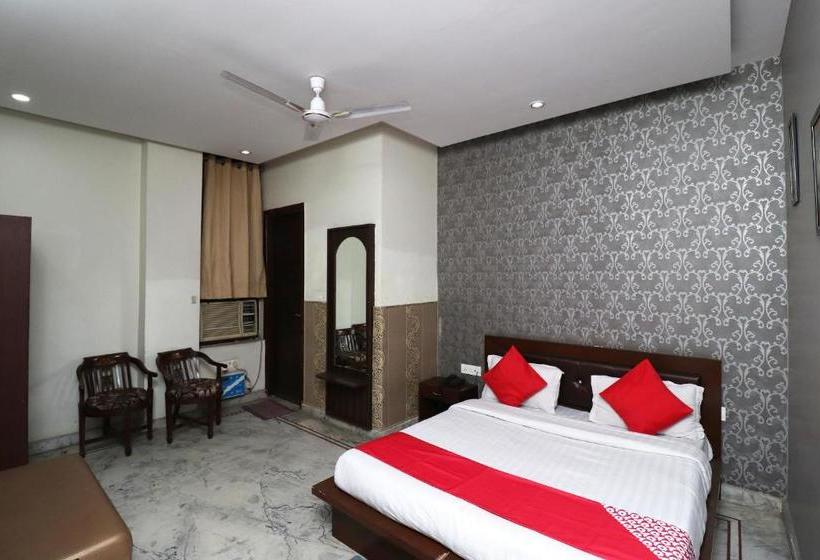 Hotel Oyo 40424  Aryavart