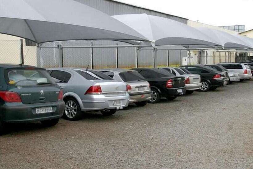 ホテル Aero Park E Estacionamento