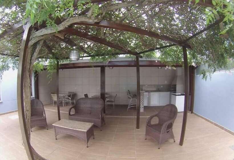 ホテル Aero Park E Estacionamento