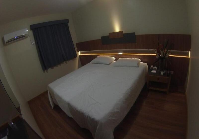 ホテル Aero Park E Estacionamento