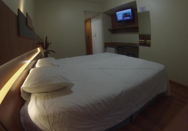 ホテル Aero Park E Estacionamento