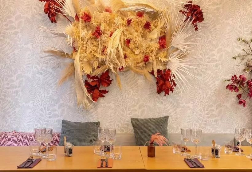 Отель Aiden By Best Western Paris Roissy Cdg