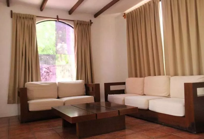 هتل Bahia Del Sol