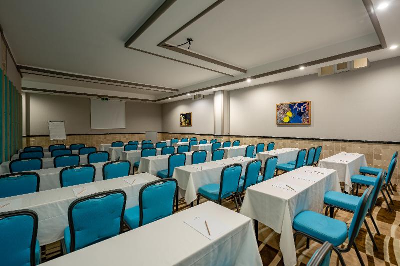 בית מלון כפרי Miarosa Kemer Beach