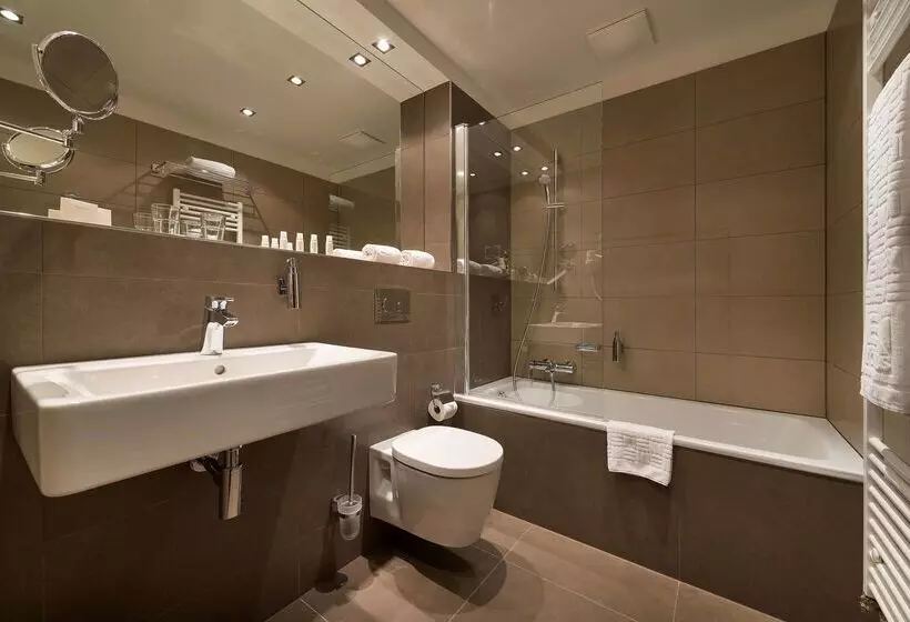 هتل Ea Embassy Prague