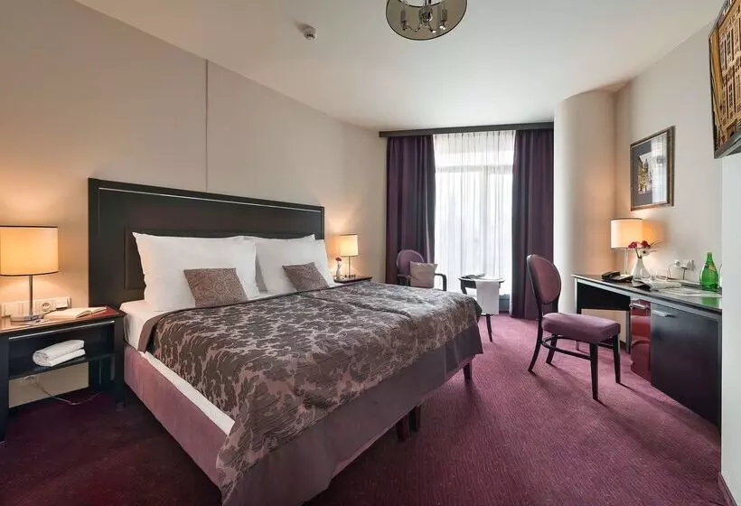 هتل Ea Embassy Prague