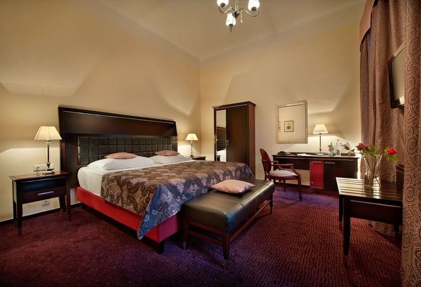 هتل Ea Embassy Prague